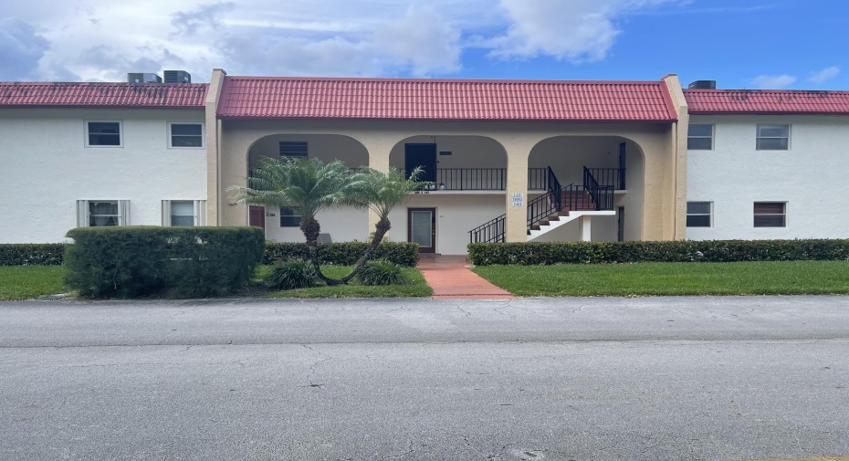 141 Lake Frances Drive, West Palm Beach, Florida 33411, 2 Bedrooms Bedrooms, ,2 BathroomsBathrooms,Condominium,For Sale,Lake Frances,2,RX-11005004