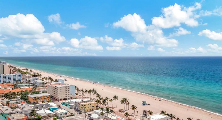 AMAZING PENTHOUSE Ocean view from your private 25th floor large balcony that accommodates two separate sitting areas and more!