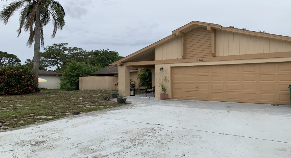 362 SE Crosspoint Drive, Port Saint Lucie, Florida 34983, 3 Bedrooms Bedrooms, ,2 BathroomsBathrooms,Single Family,For Sale,Crosspoint,RX-11005141