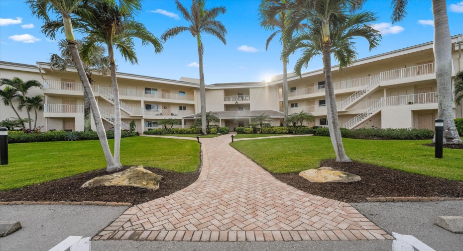 2370 NE Ocean Boulevard Unit A203, Stuart, Florida 34996, 2 Bedrooms Bedrooms, ,2 BathroomsBathrooms,Residential Lease,For Rent,Ocean,2,RX-11005133