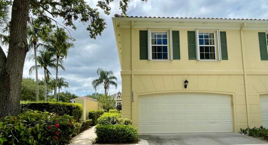 2039 Tarpon Lake Way, West Palm Beach, Florida 33411, 3 Bedrooms Bedrooms, ,2 BathroomsBathrooms,Townhouse,For Sale,Tarpon Lake,RX-10994309