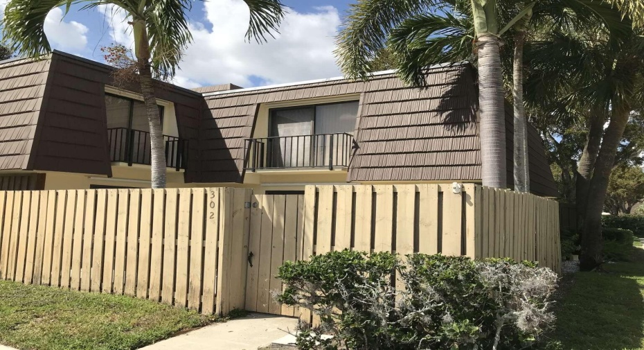 302 3rd Court, Palm Beach Gardens, Florida 33410, 2 Bedrooms Bedrooms, ,2 BathroomsBathrooms,Townhouse,For Sale,3rd,RX-11005270