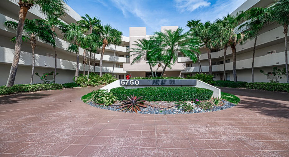 5750 Camino Del Sol Unit 106, Boca Raton, Florida 33433, 2 Bedrooms Bedrooms, ,2 BathroomsBathrooms,Condominium,For Sale,Camino Del Sol,1,RX-11005336