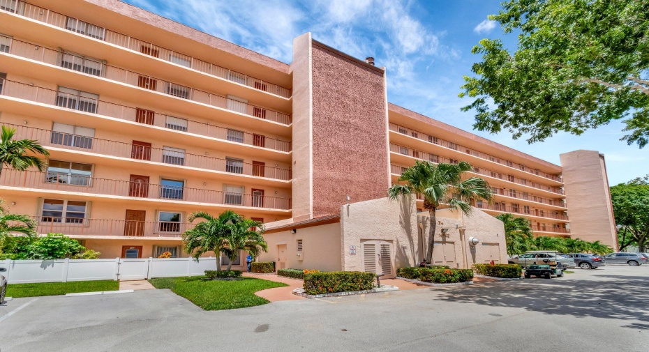 14623 Bonaire Boulevard Unit 408, Delray Beach, Florida 33446, 2 Bedrooms Bedrooms, ,2 BathroomsBathrooms,Condominium,For Sale,Bonaire,4,RX-11005387