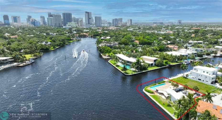 View west along New River to downtown Fort Lauderdale