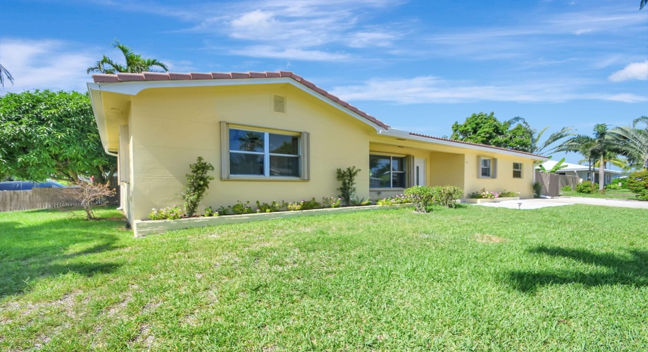 301 Wellesley Drive, Lake Worth Beach, Florida 33460, 3 Bedrooms Bedrooms, ,2 BathroomsBathrooms,Single Family,For Sale,Wellesley,RX-11004384