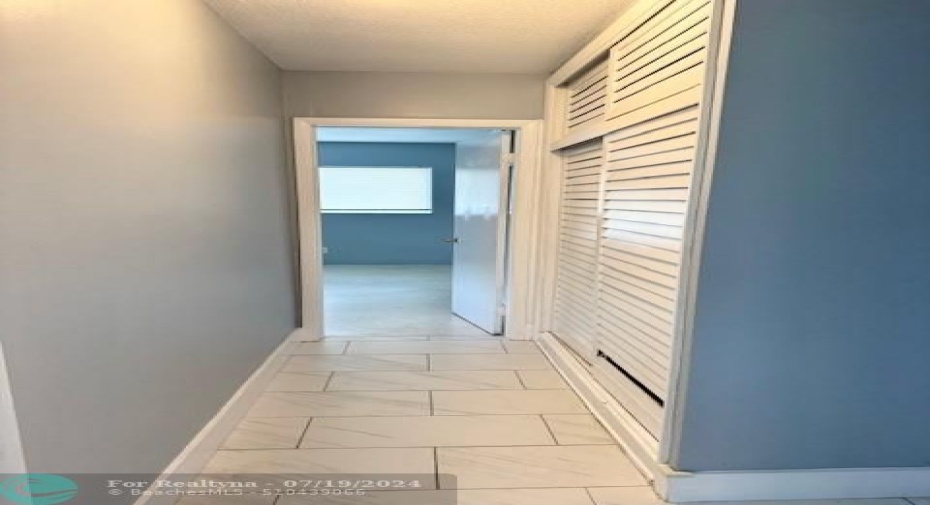 Hallway in between both bedrooms
