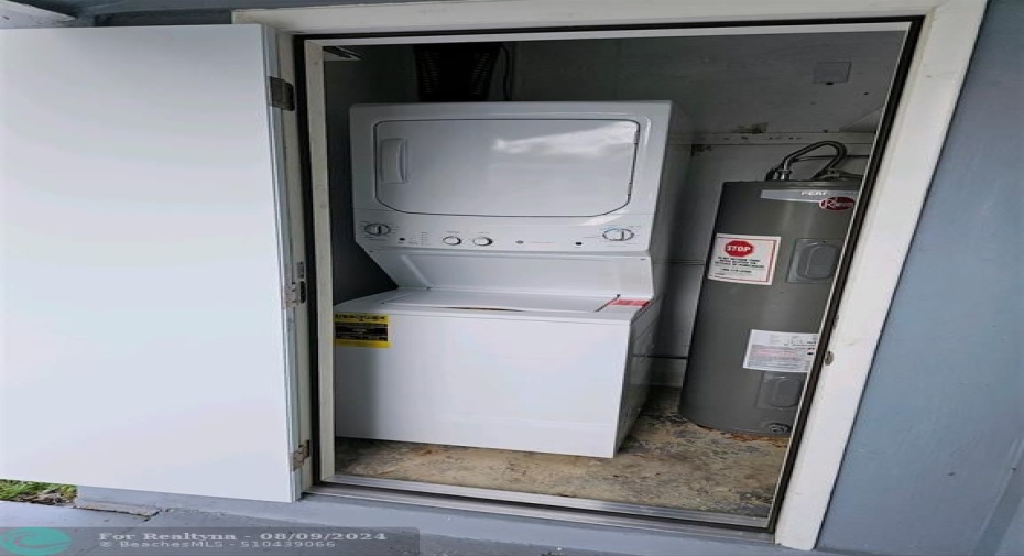 Brand New Full Size Washer & Dryer