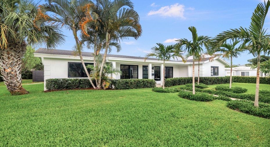 375 Valley Forge Road, West Palm Beach, Florida 33405, 4 Bedrooms Bedrooms, ,4 BathroomsBathrooms,Single Family,For Sale,Valley Forge,RX-11005431