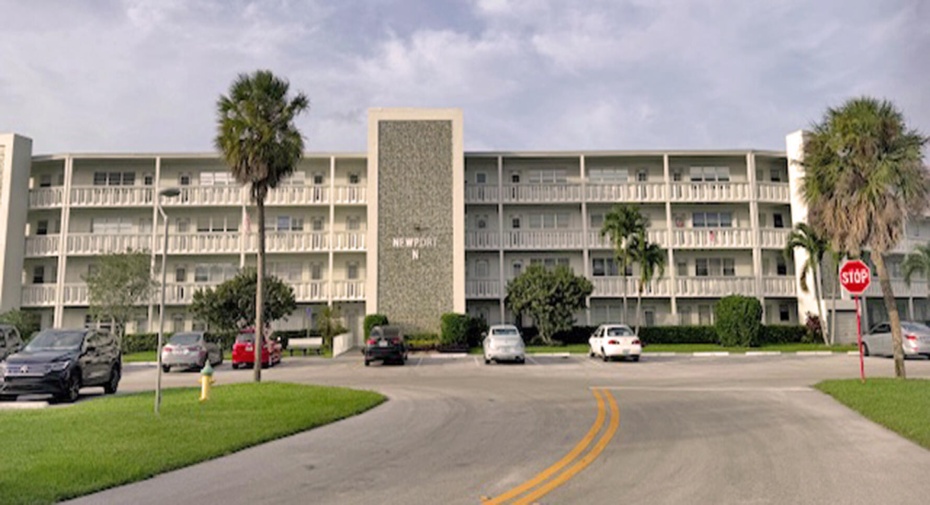 1055 Newport, Deerfield Beach, Florida 33442, 2 Bedrooms Bedrooms, ,1 BathroomBathrooms,Condominium,For Sale,Newport,1,RX-11005739