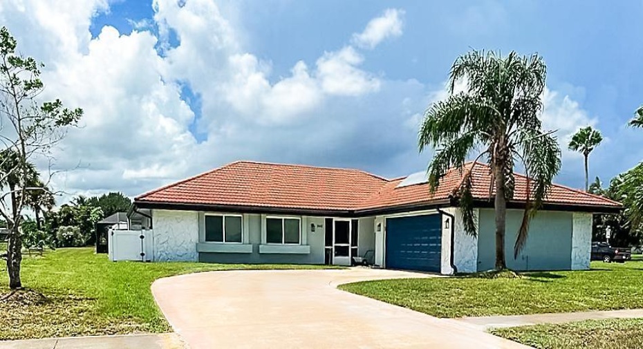 2442 SE Gowin Drive, Port Saint Lucie, Florida 34952, 3 Bedrooms Bedrooms, ,2 BathroomsBathrooms,Single Family,For Sale,Gowin,RX-11005814