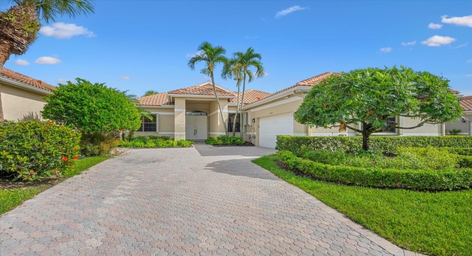 10096 Dover Carriage Lane, Lake Worth, Florida 33449, 3 Bedrooms Bedrooms, ,4 BathroomsBathrooms,Single Family,For Sale,Dover Carriage,RX-11006202