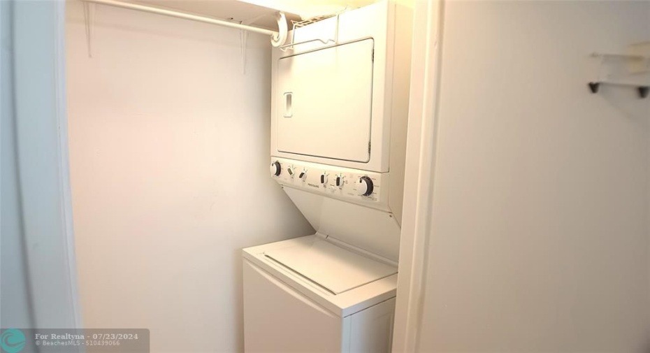 Laundry Room/Washer/Dryer