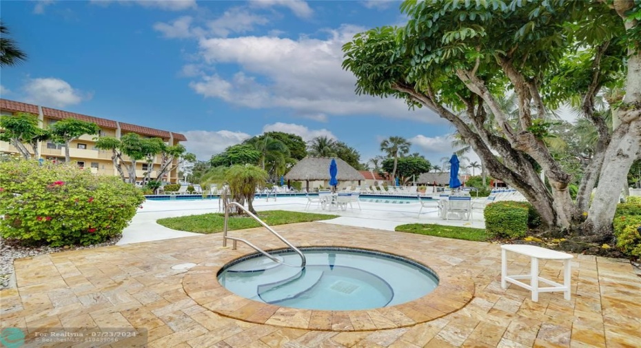 Swimming Pool/Hot Tub