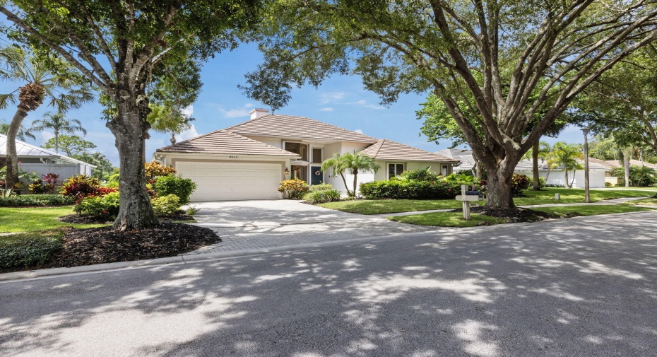 6079 Winding Lake Drive, Jupiter, Florida 33458, 4 Bedrooms Bedrooms, ,2 BathroomsBathrooms,Single Family,For Sale,Winding Lake,RX-11004886