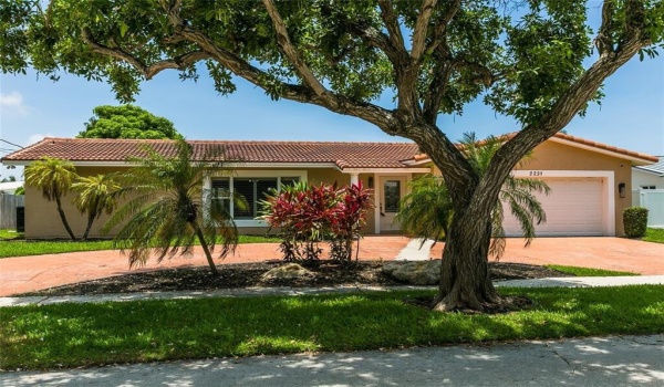 2231 NE 46 Street, Lighthouse Point, Florida 33064, 4 Bedrooms Bedrooms, ,3 BathroomsBathrooms,Single Family,For Sale,46,RX-11006313