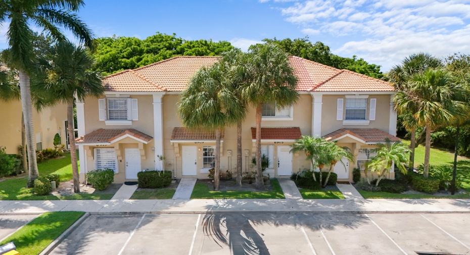 6909 Crooked Fence Drive, Lake Worth, Florida 33467, 2 Bedrooms Bedrooms, ,2 BathroomsBathrooms,Townhouse,For Sale,Crooked Fence,RX-11006368