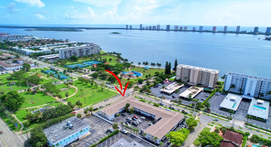 510 Lake Shore Drive Unit 3, Lake Park, Florida 33403, 1 Bedroom Bedrooms, ,1 BathroomBathrooms,Residential Lease,For Rent,Lake Shore,1,RX-11006411