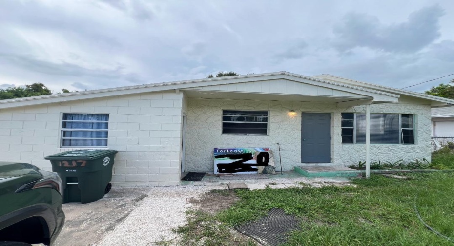 1217 Avenue M, Fort Pierce, Florida 34950, 4 Bedrooms Bedrooms, ,2 BathroomsBathrooms,Residential Lease,For Rent,Avenue M,RX-11006463