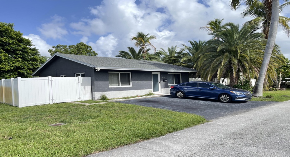 7609 NW 68th Way, Tamarac, Florida 33321, 2 Bedrooms Bedrooms, ,1 BathroomBathrooms,Single Family,For Sale,68th,RX-11006518