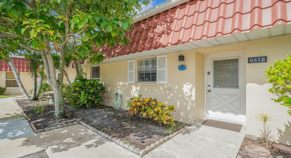 687 Marlboro Oval Unit B, Lake Worth, Florida 33467, 2 Bedrooms Bedrooms, ,2 BathroomsBathrooms,Condominium,For Sale,Marlboro Oval,1,RX-11006534