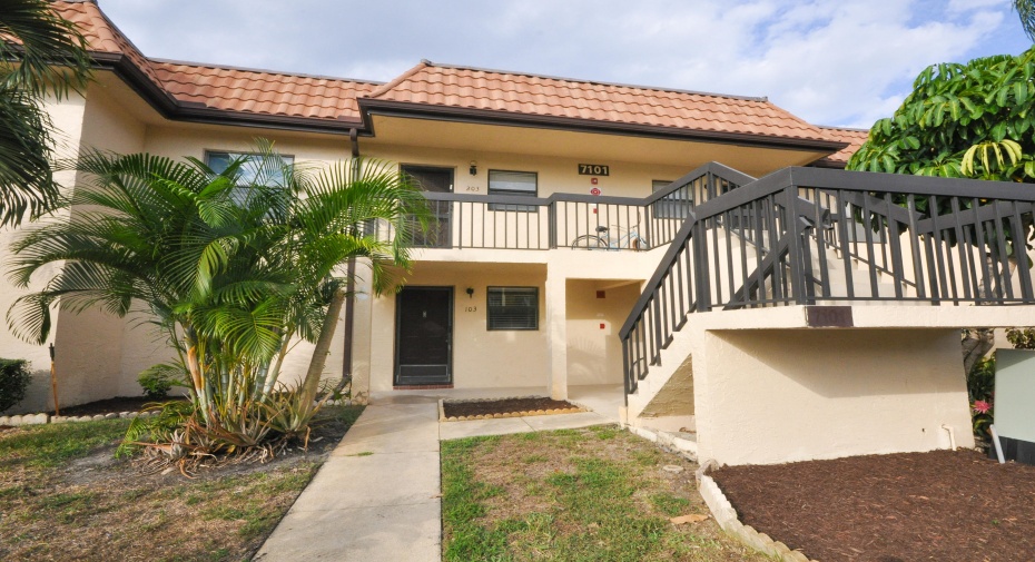 7101 Golf Colony Court Unit 103, Lake Worth, Florida 33467, 2 Bedrooms Bedrooms, ,2 BathroomsBathrooms,Residential Lease,For Rent,Golf Colony,1,RX-11006531