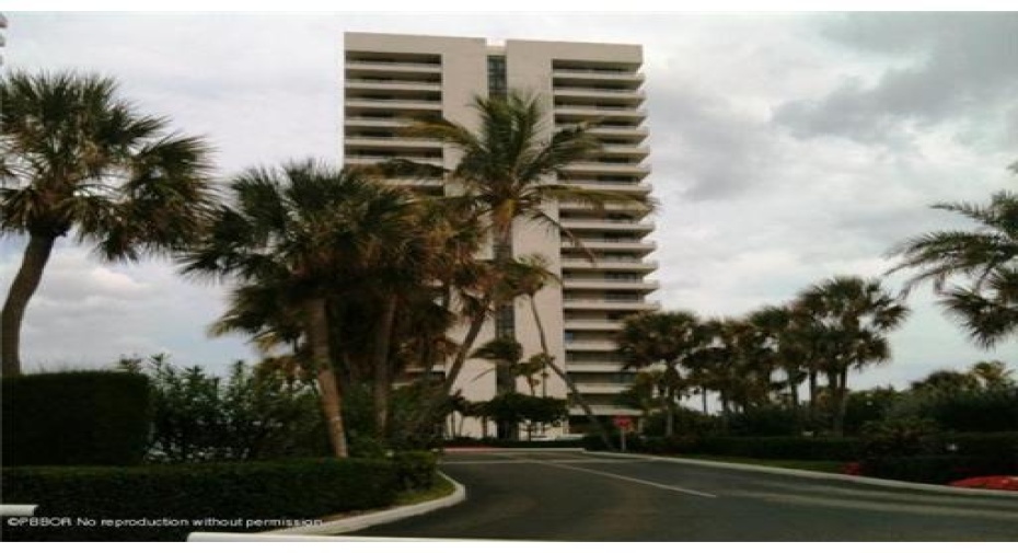 5540 N Ocean Drive Unit 9c, Riviera Beach, Florida 33404, 2 Bedrooms Bedrooms, ,2 BathroomsBathrooms,Residential Lease,For Rent,Ocean,9,RX-11006589