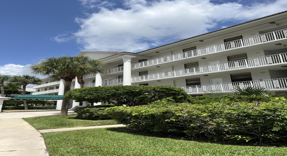 3635 Whitehall Drive Unit 404, West Palm Beach, Florida 33401, 2 Bedrooms Bedrooms, ,2 BathroomsBathrooms,Residential Lease,For Rent,Whitehall,4,RX-11006650