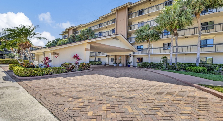 1701 Marina Isle Way Unit 404, Jupiter, Florida 33477, 2 Bedrooms Bedrooms, ,2 BathroomsBathrooms,Condominium,For Sale,Marina Isle,4,RX-10981672