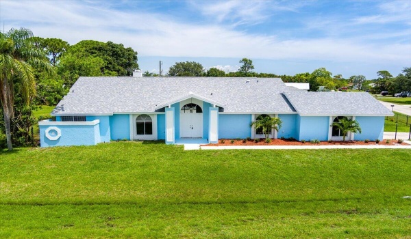 2431 SE Sapelo Avenue, Port Saint Lucie, Florida 34952, 3 Bedrooms Bedrooms, ,2 BathroomsBathrooms,Single Family,For Sale,Sapelo,RX-10899821