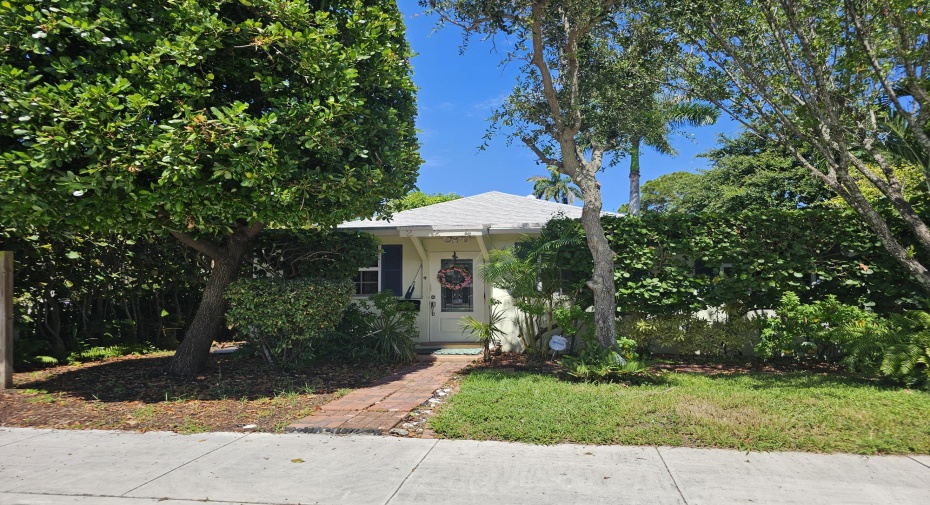 224 N Ocean Breeze, Lake Worth Beach, Florida 33460, 3 Bedrooms Bedrooms, ,2 BathroomsBathrooms,Single Family,For Sale,Ocean Breeze,RX-11001645