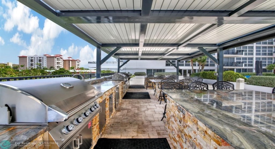 Outdoor Kitchen