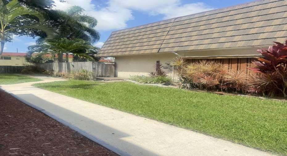 4031 Palm Bay Circle Unit A, West Palm Beach, Florida 33406, 2 Bedrooms Bedrooms, ,2 BathroomsBathrooms,Townhouse,For Sale,Palm Bay,RX-11006957