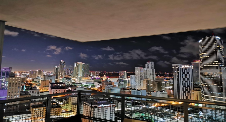 350 S Miami Avenue Unit 3609, Miami, Florida 33130, 1 Bedroom Bedrooms, ,1 BathroomBathrooms,Condominium,For Sale,Miami,3609,RX-11002137