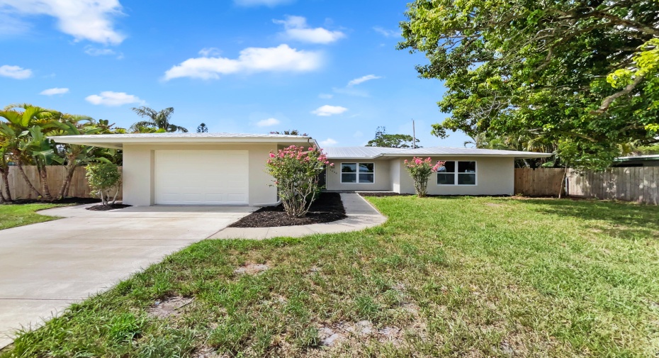 1040 NW 16th Street, Stuart, Florida 34994, 3 Bedrooms Bedrooms, ,2 BathroomsBathrooms,Single Family,For Sale,16th,RX-11006989