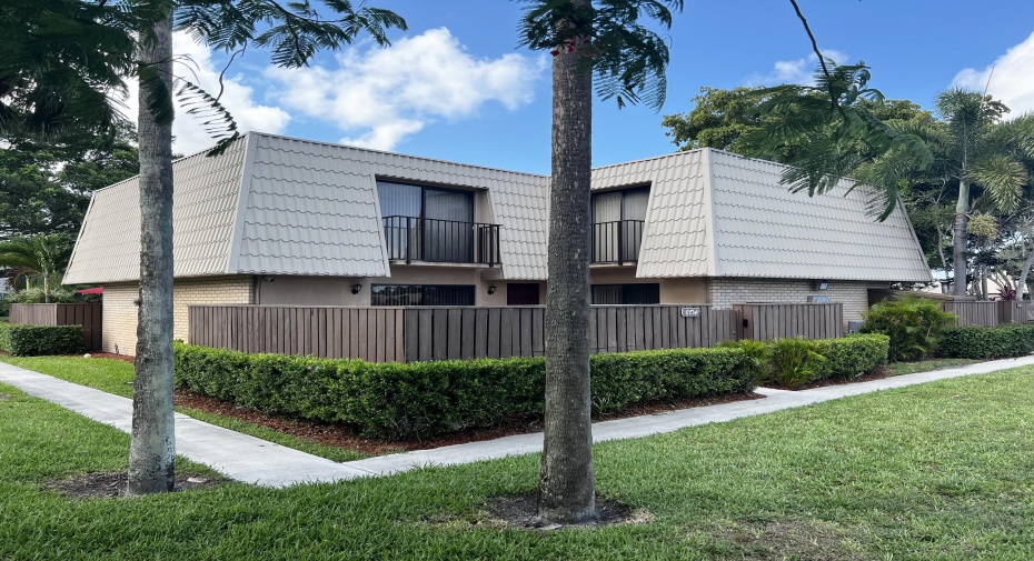 6104 61st Way, West Palm Beach, Florida 33409, 2 Bedrooms Bedrooms, ,2 BathroomsBathrooms,Residential Lease,For Rent,61st,1,RX-11007058