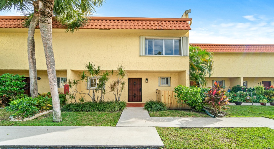 892 SW 9th Street Circle Unit 9, Boca Raton, Florida 33486, 3 Bedrooms Bedrooms, ,2 BathroomsBathrooms,Townhouse,For Sale,9th Street,1,RX-11006895