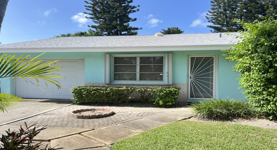 1883 W Circle Drive, North Palm Beach, Florida 33408, 2 Bedrooms Bedrooms, ,2 BathroomsBathrooms,Single Family,For Sale,Circle,1,RX-11006959