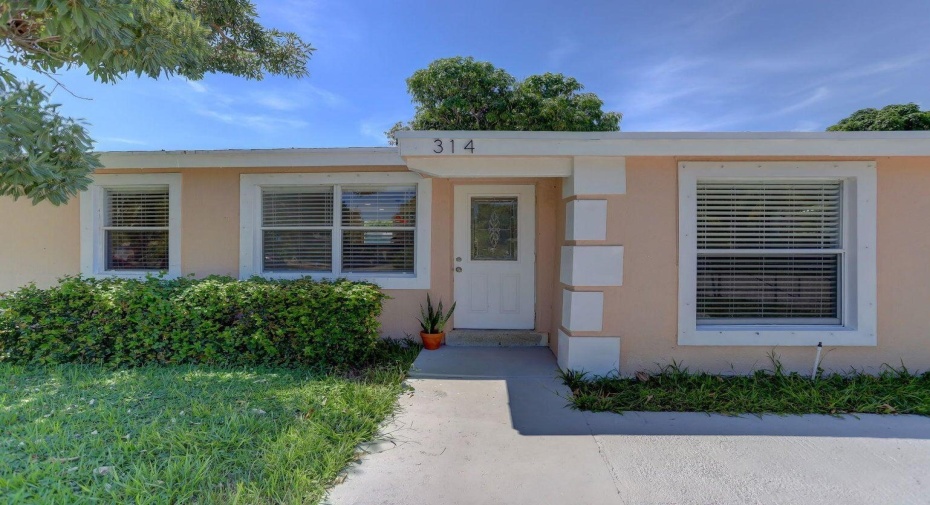 314 NW 12th Avenue, Delray Beach, Florida 33444, 4 Bedrooms Bedrooms, ,2 BathroomsBathrooms,Residential Lease,For Rent,12th,RX-11007190