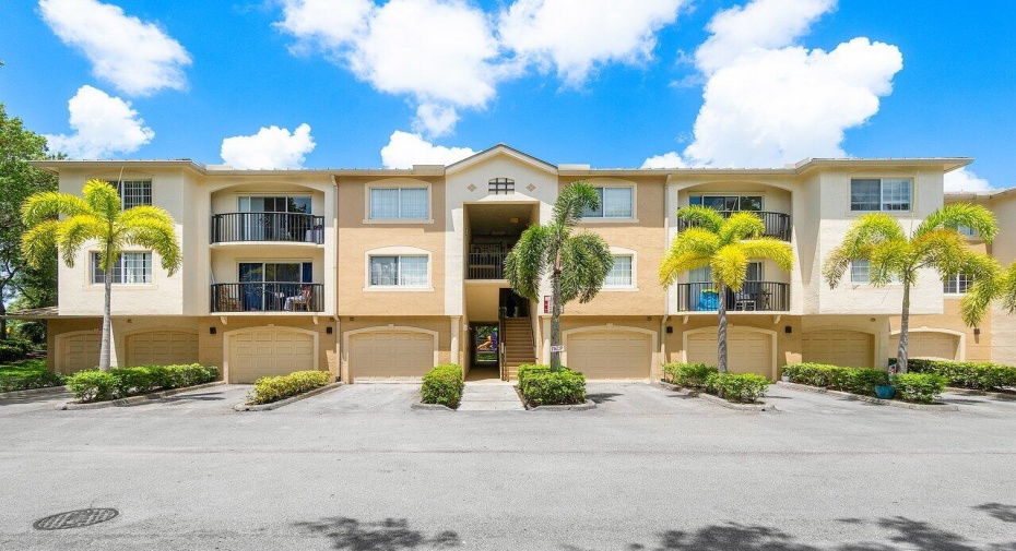 400 Crestwood Court Unit 404, Royal Palm Beach, Florida 33411, 3 Bedrooms Bedrooms, ,2 BathroomsBathrooms,Condominium,For Sale,Crestwood,2,RX-11007377