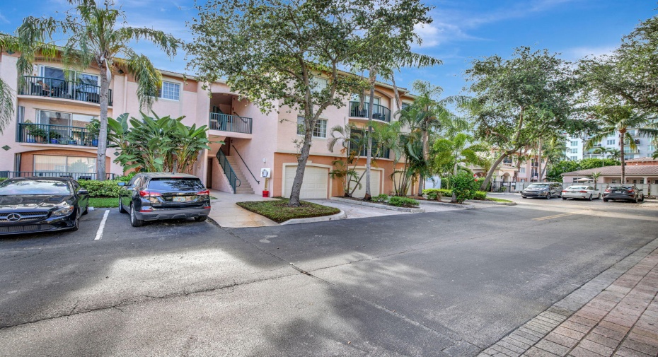 2033 SE 10th Avenue Unit 616, Fort Lauderdale, Florida 33316, 2 Bedrooms Bedrooms, ,2 BathroomsBathrooms,Townhouse,For Sale,10th,2,RX-11007408