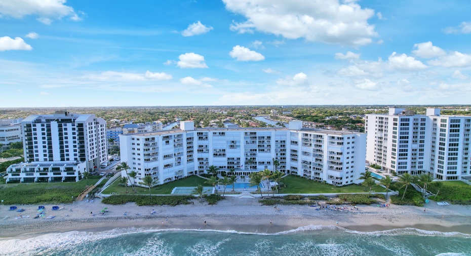 3101 S Ocean Boulevard Unit 1010, Highland Beach, Florida 33487, 2 Bedrooms Bedrooms, ,2 BathroomsBathrooms,Condominium,For Sale,Ocean,10,RX-11007473