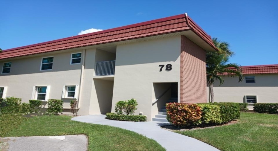 78 Royal Oak Drive Unit 107, Vero Beach, Florida 32962, 2 Bedrooms Bedrooms, ,2 BathroomsBathrooms,Condominium,For Sale,Royal Oak,1,RX-11007479
