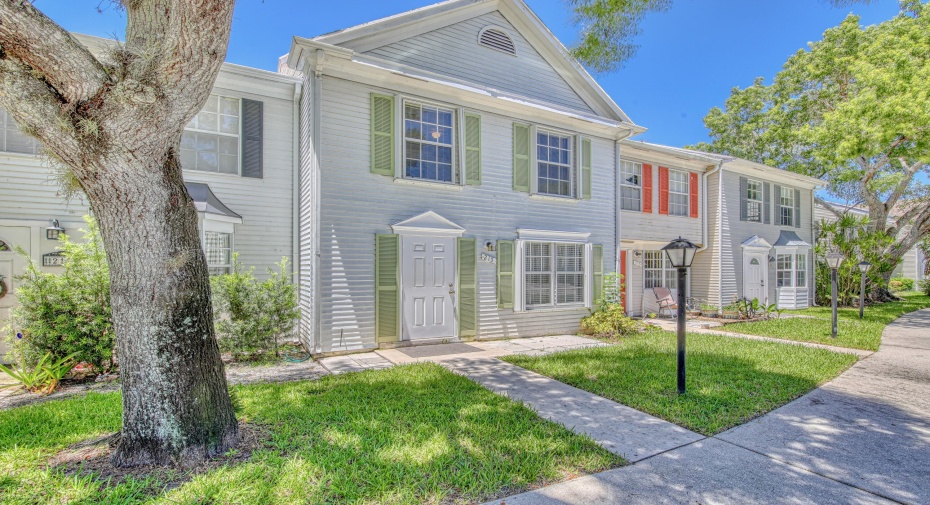 215 Old English Drive, Jupiter, Florida 33458, 2 Bedrooms Bedrooms, ,2 BathroomsBathrooms,Townhouse,For Sale,Old English,RX-11007323