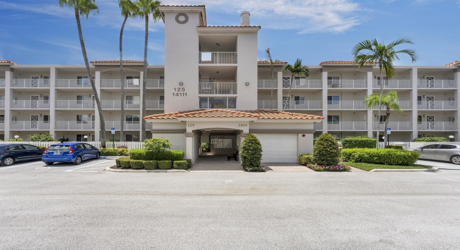 14111 Royal Vista Drive Unit 305, Delray Beach, Florida 33484, 2 Bedrooms Bedrooms, ,2 BathroomsBathrooms,Condominium,For Sale,Royal Vista,3,RX-11007596