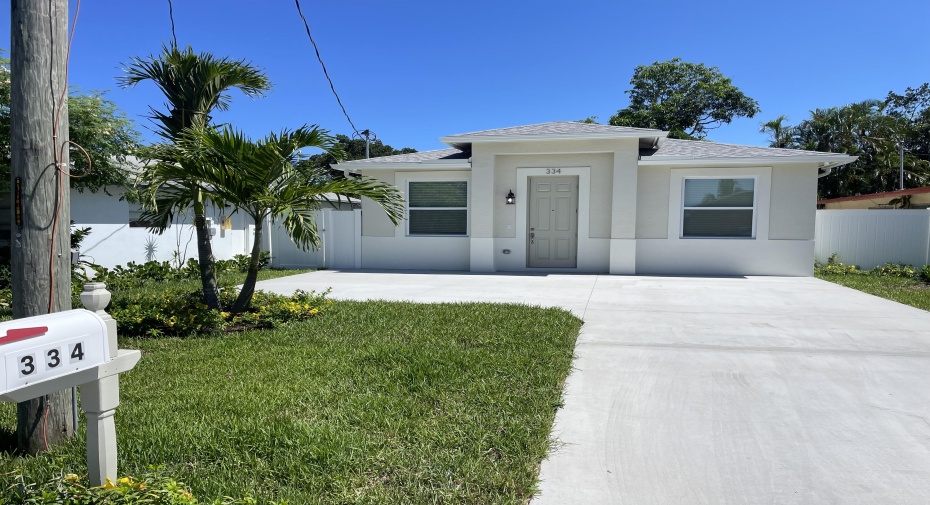 334 NE 13th Avenue, Boynton Beach, Florida 33435, 4 Bedrooms Bedrooms, ,3 BathroomsBathrooms,Single Family,For Sale,13th,RX-11007594