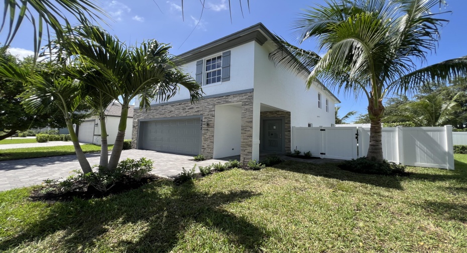 522 Lucky Lane, Delray Beach, Florida 33444, 4 Bedrooms Bedrooms, ,2 BathroomsBathrooms,Single Family,For Sale,Lucky,RX-11007612