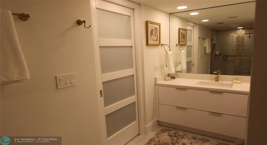 MASTER BATH W/ POCKET DOOR CLOSED