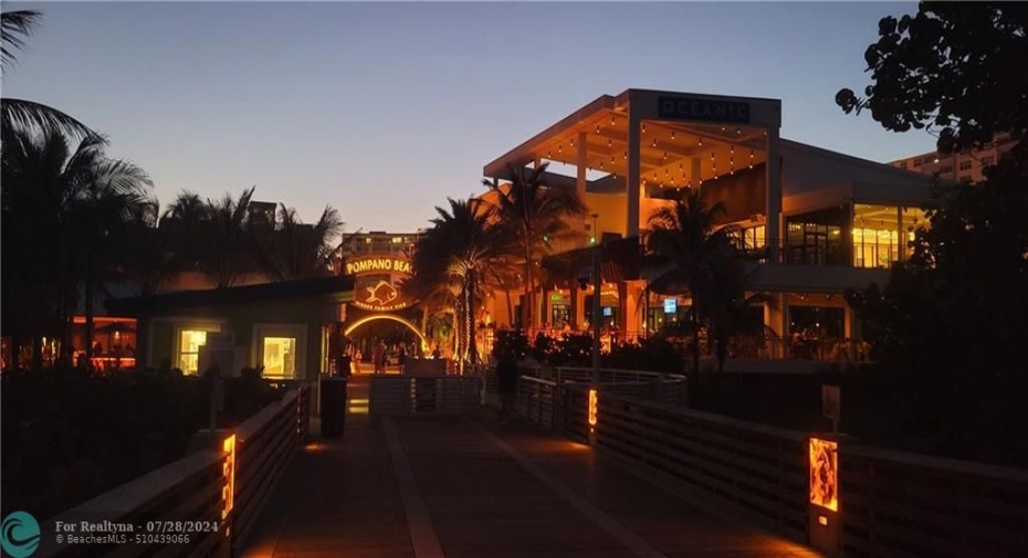 DINING BY THE OCEAN, WALKING DISTANCE
