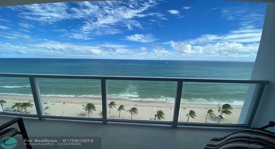 Balcony direct ocean